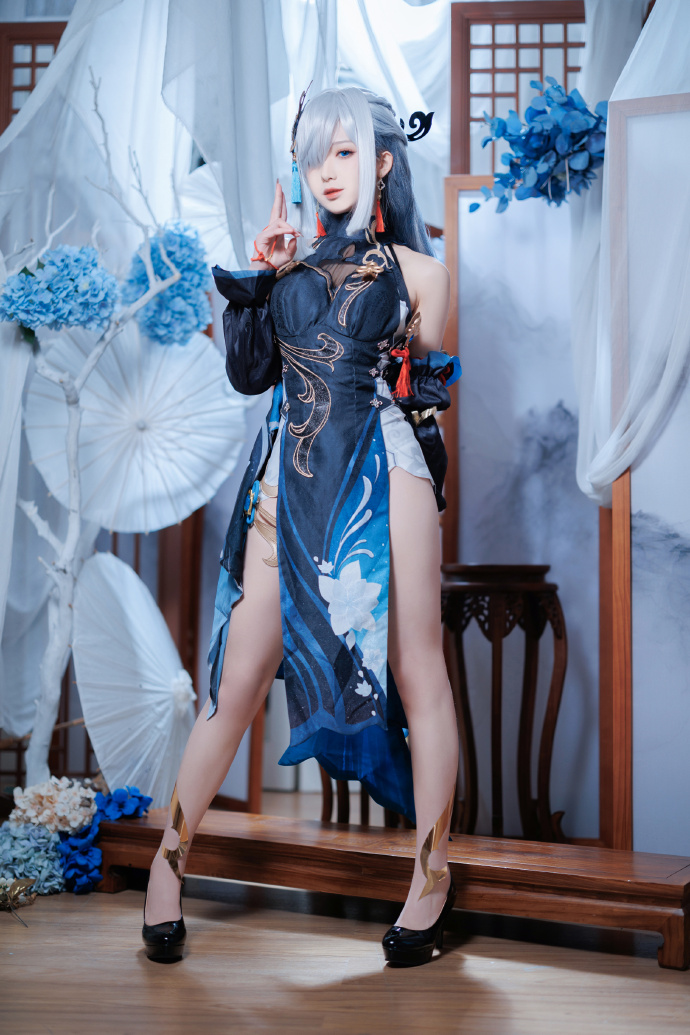 申鹤 海灯节『冷花幽露』cos插图1爱奇漫