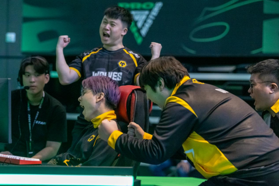 两代全华班,两代“电竞足球先生” 狼队与BTW的FC Pro冠军杯晋级之路插图6爱奇漫 两代全华班,两代“电竞足球先生” 狼队与BTW的FC Pro冠军杯晋级之路插图6爱奇漫